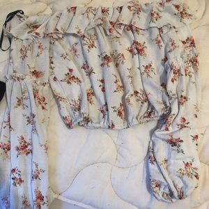 Forever 21 shirt/ crop top